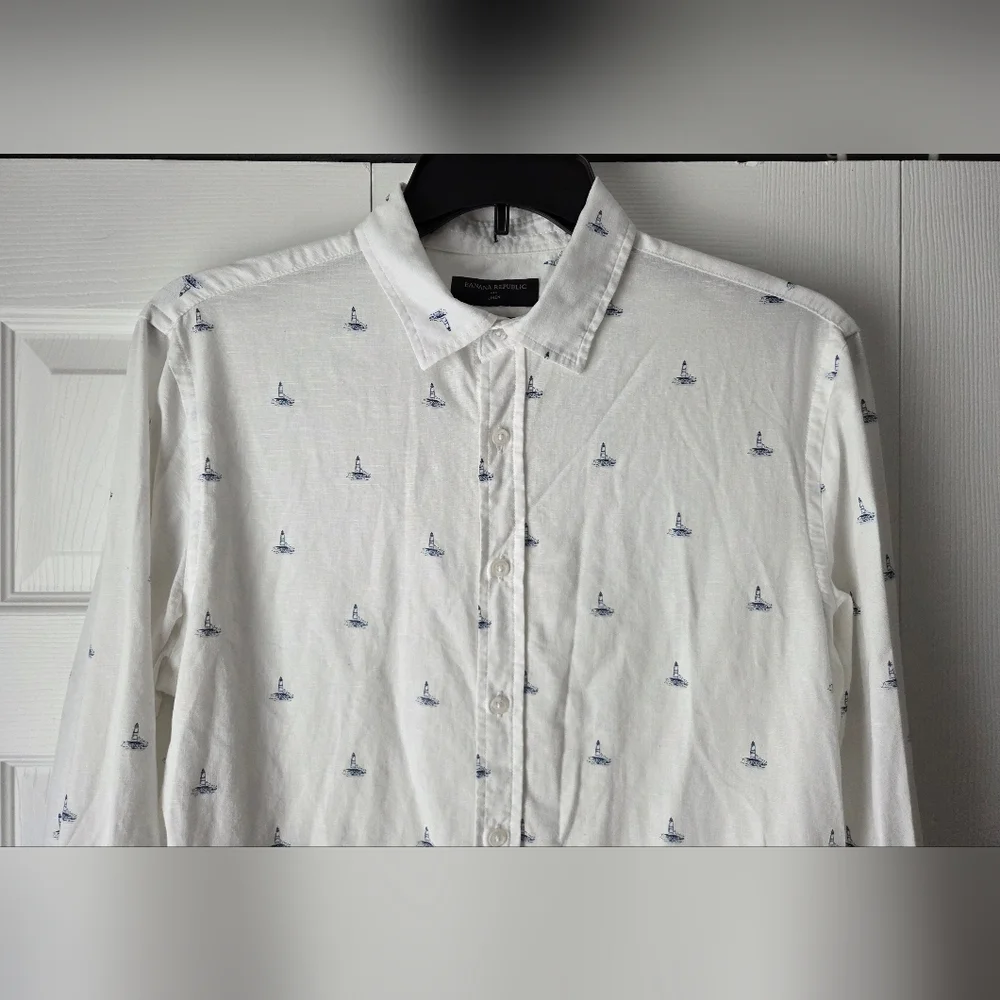 Banana Republic Men's White Shirt with Blue Accents Size M